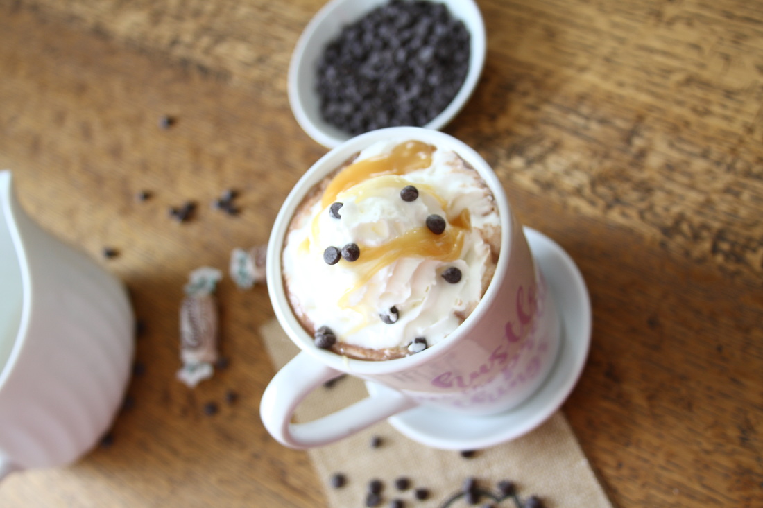 Dairy-Free Salted Vanilla Caramel Hot Chocolate | Nosh and Nurture