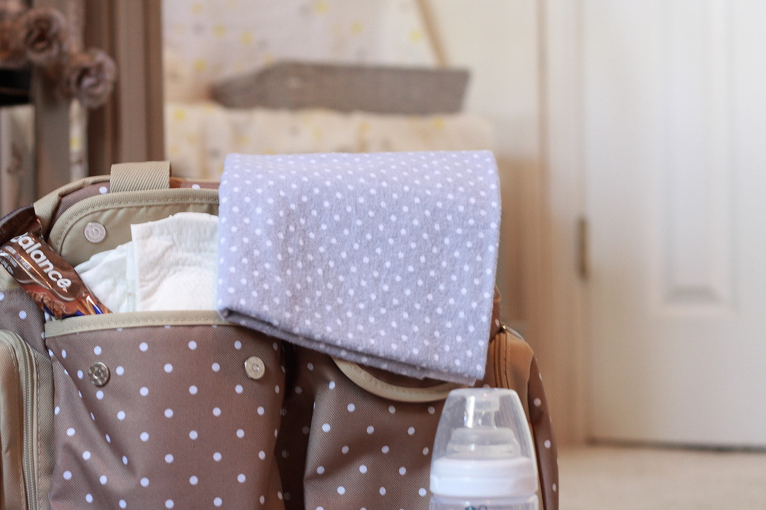 Diaper Bag Essentials of a Mompreneur | Nosh and Nurture | Balance Bar | #AD #CraveFreely